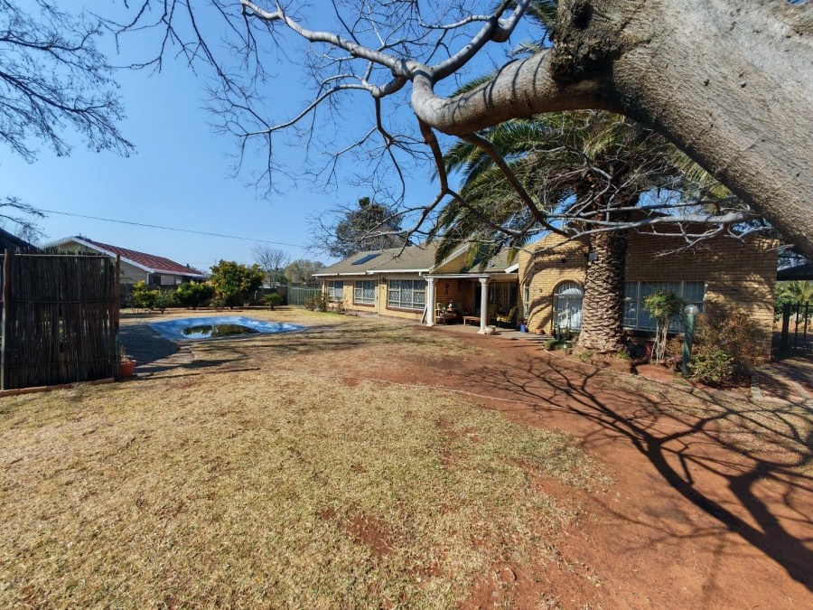 4 Bedroom Property for Sale in Pellissier Free State